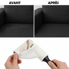 Un rouleau anti-peluches en action, montrant une main en train d'enlever une feuille usagée, avec des images avant et après un canapé noir propre, illustrant l'efficacité du produit contre les poils et la poussière.